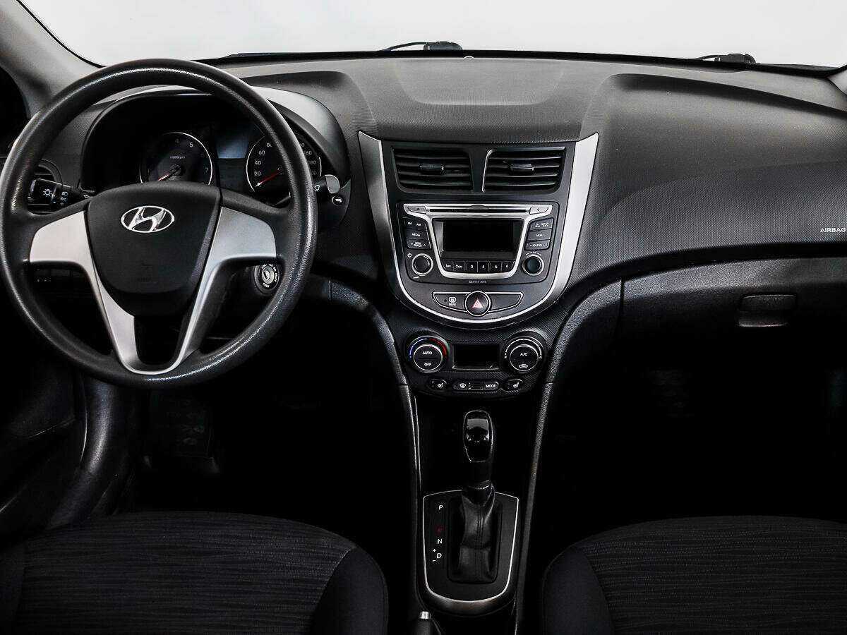 Купить Hyundai Solaris с пробегом. Фото: #11
