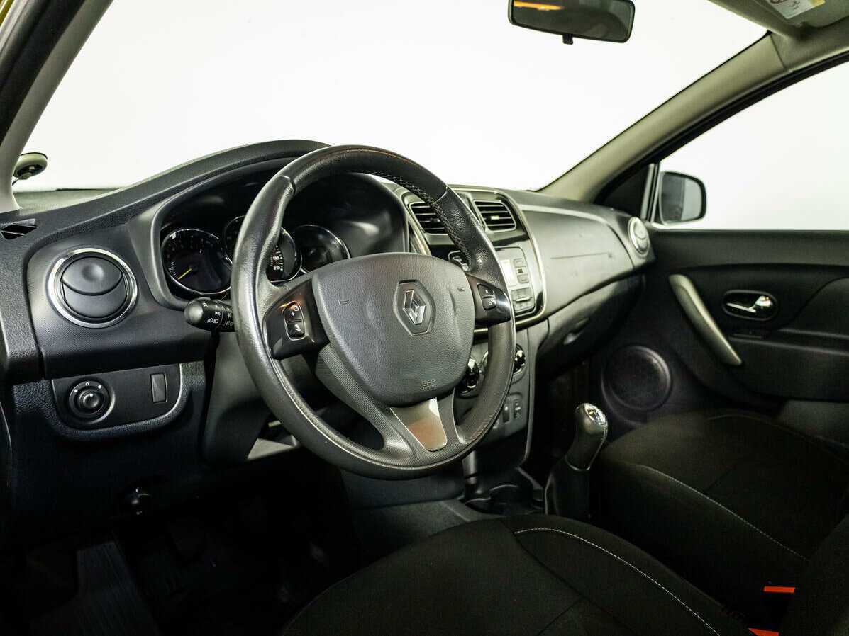 Купить Renault Sandero с пробегом. Фото: #9