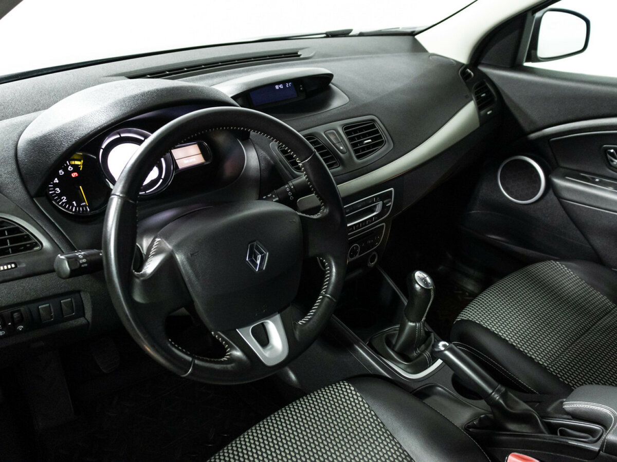 Купить Renault Fluence с пробегом. Фото: #10