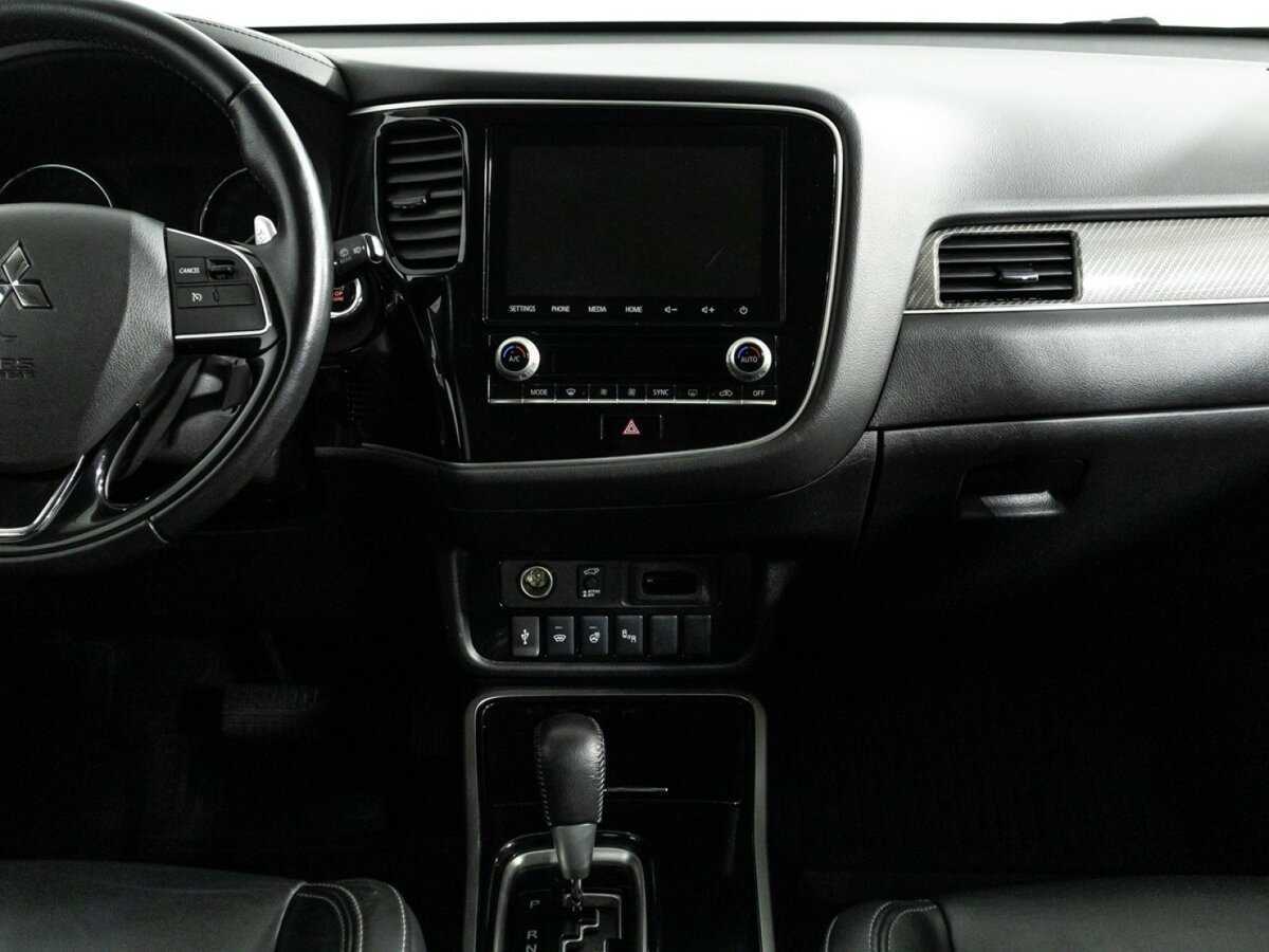 Купить Mitsubishi Outlander с пробегом. Фото: #13