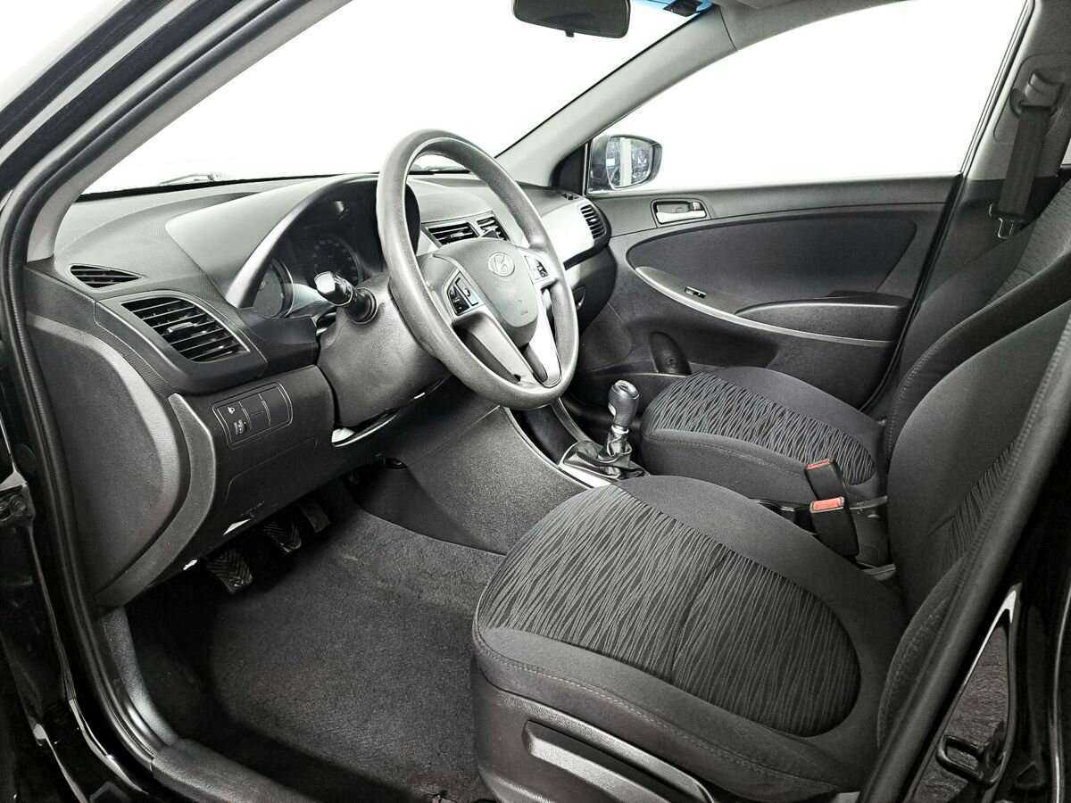 Купить Hyundai Solaris с пробегом. Фото: #12