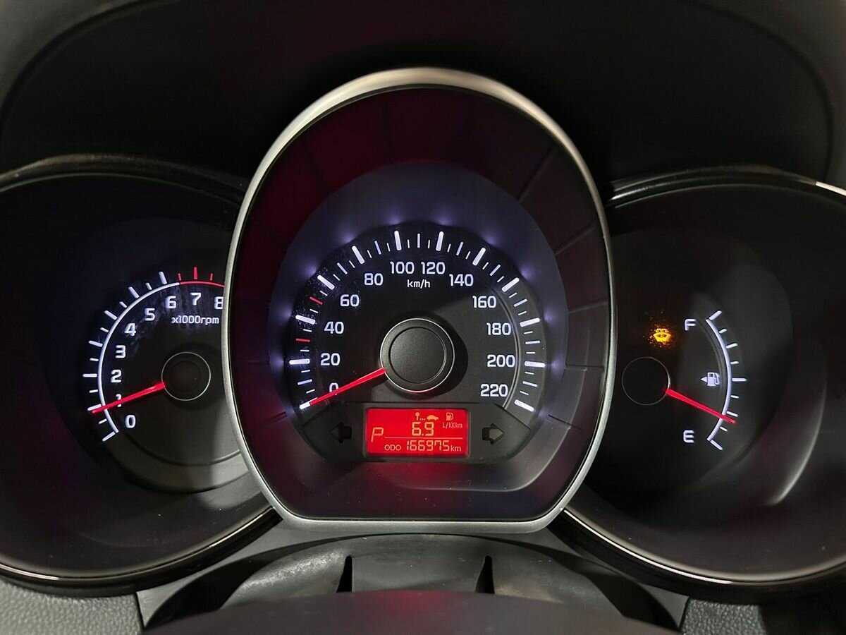 Купить Kia Rio с пробегом. Фото: #11