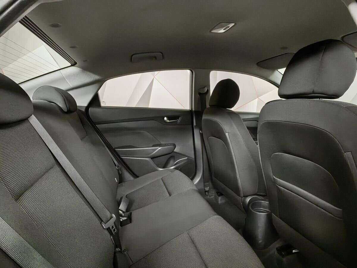 Купить Hyundai Solaris с пробегом. Фото: #10