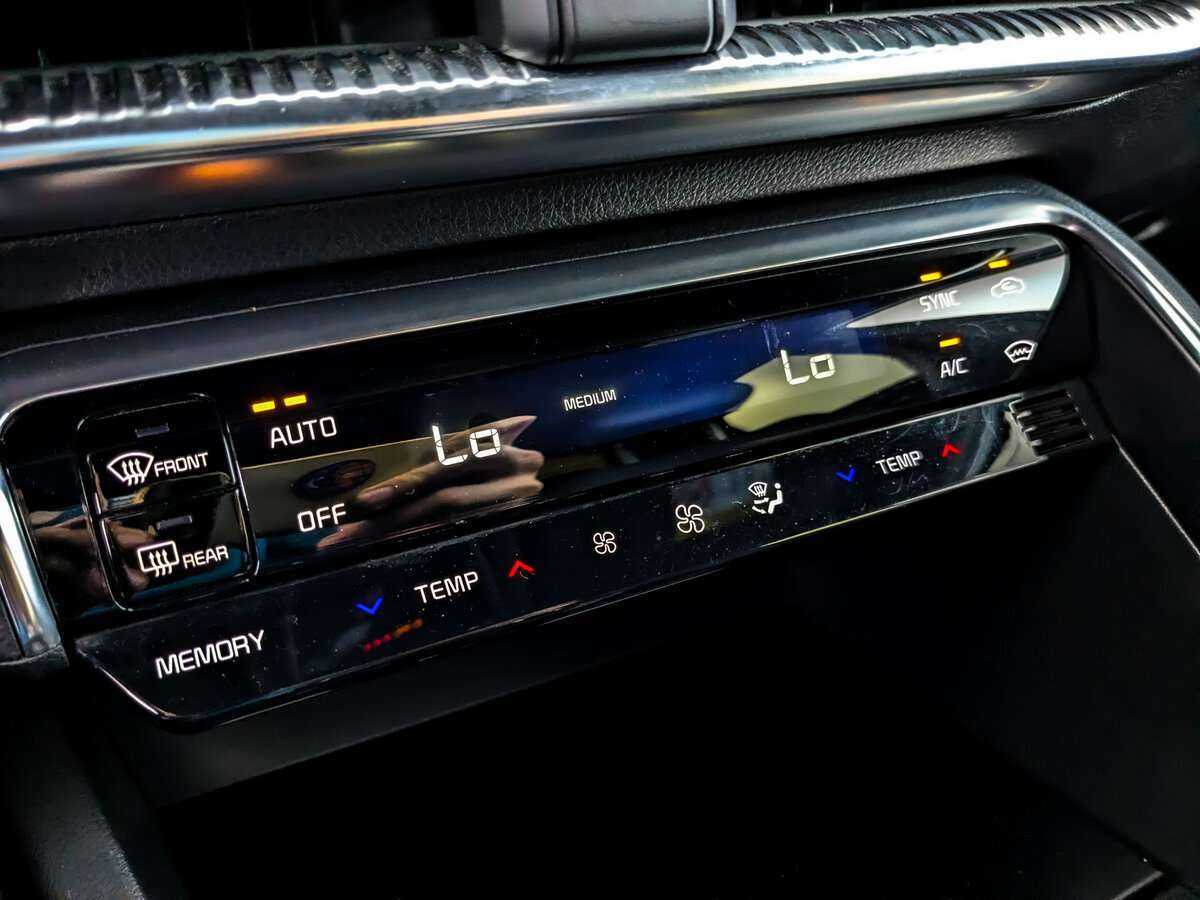 Купить Kia K5 с пробегом. Фото: #22