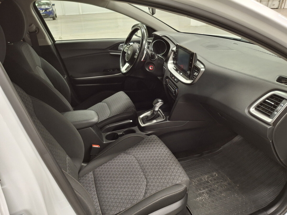 Купить Kia XCeed с пробегом. Фото: #10