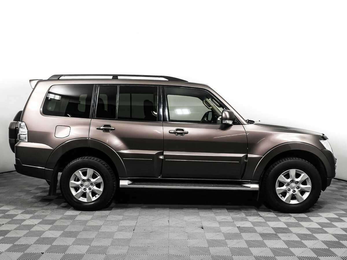 Купить Mitsubishi Pajero с пробегом. Фото: #3