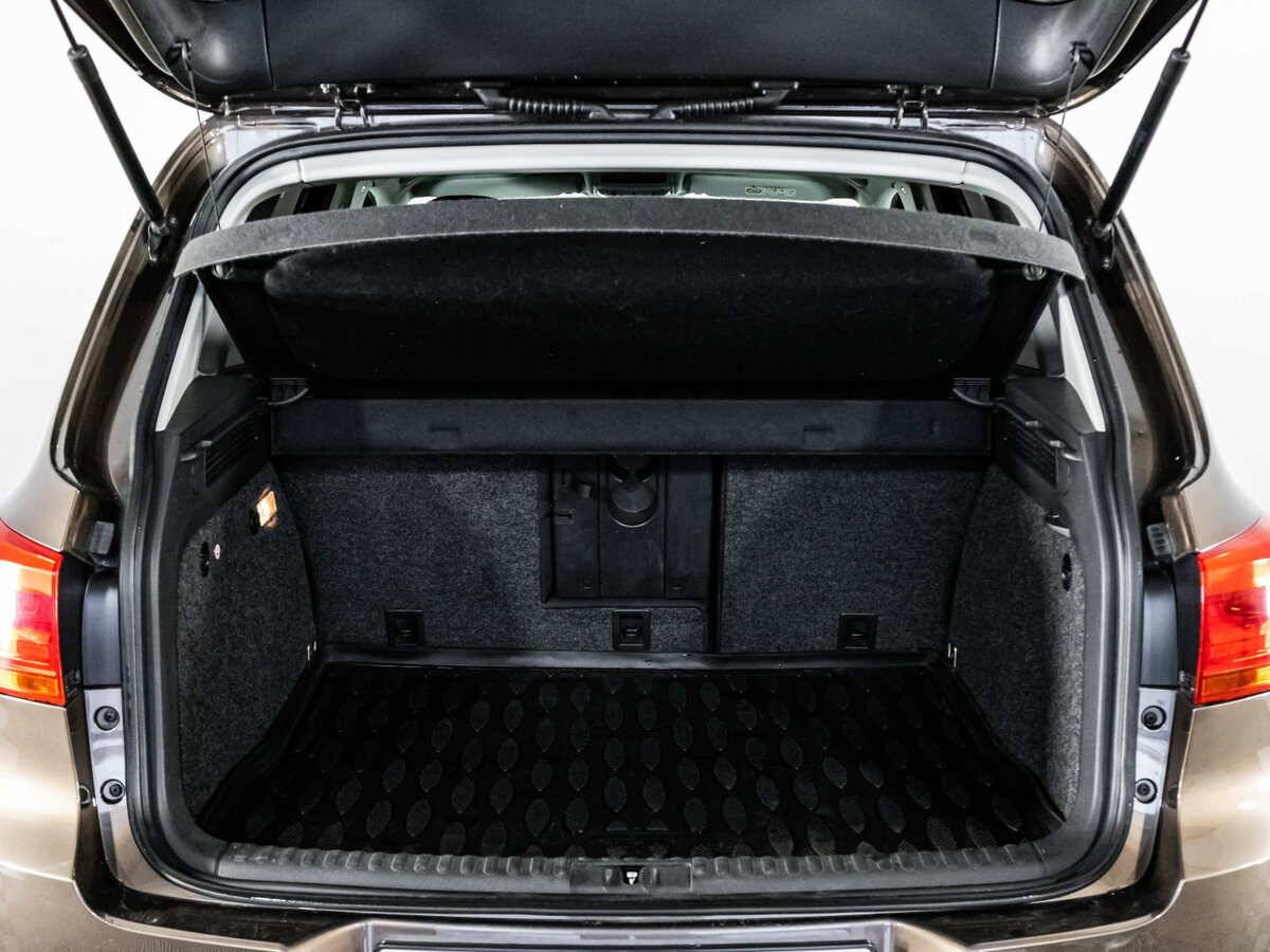 Купить Volkswagen Tiguan с пробегом. Фото: #18