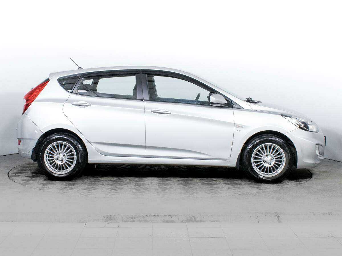 Купить Hyundai Solaris с пробегом. Фото: #3