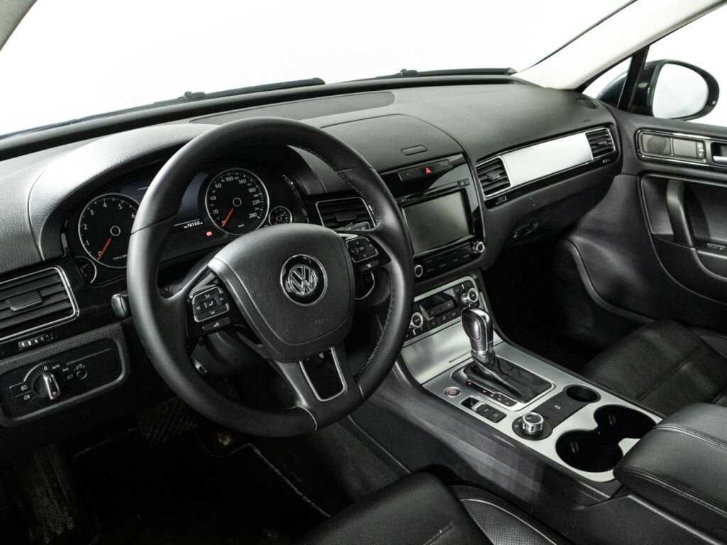 Купить Volkswagen Touareg с пробегом. Фото: #10