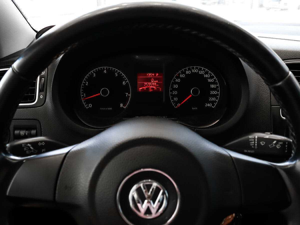 Купить Volkswagen Polo с пробегом. Фото: #13