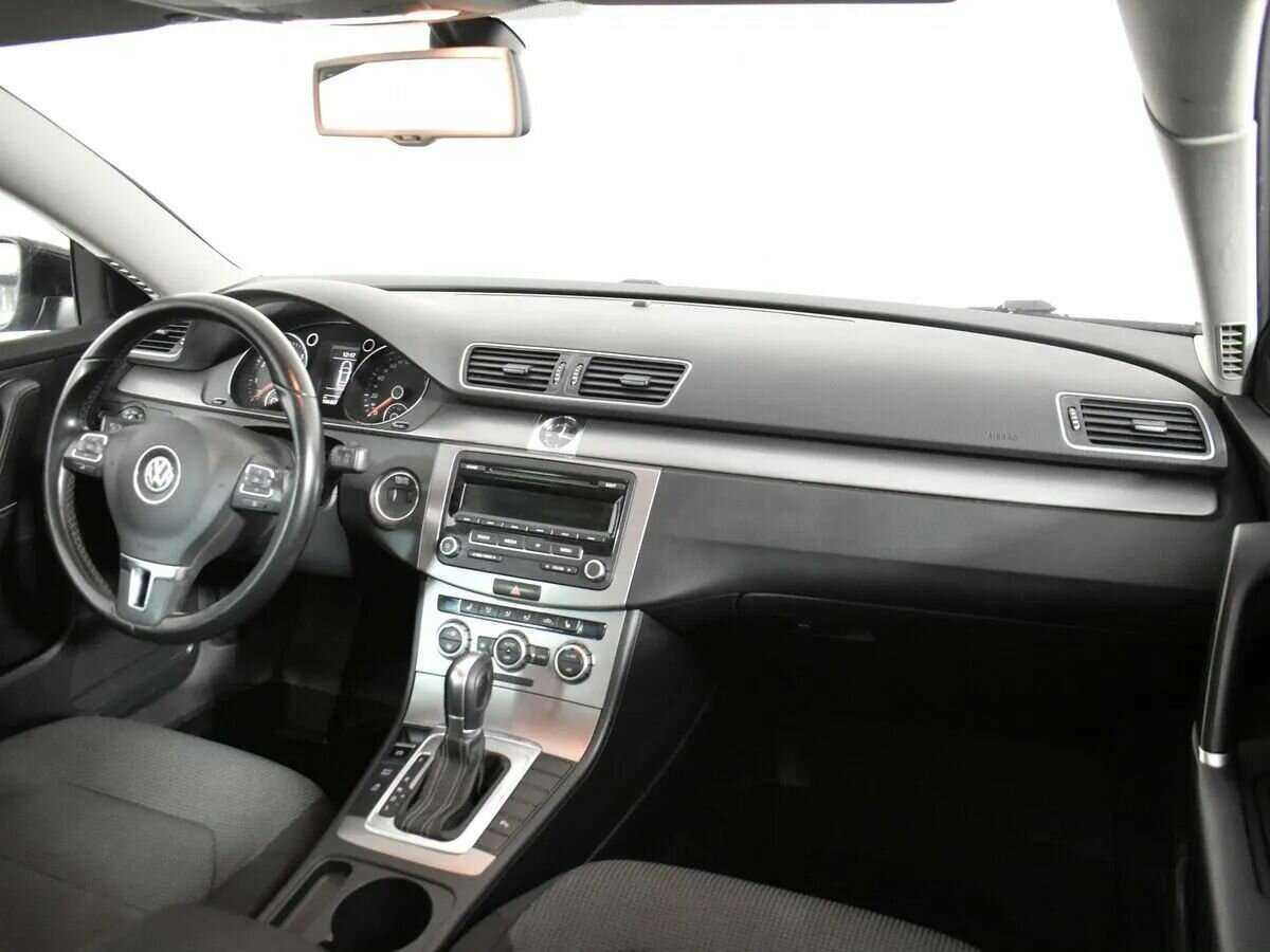 Купить Volkswagen Passat с пробегом. Фото: #11