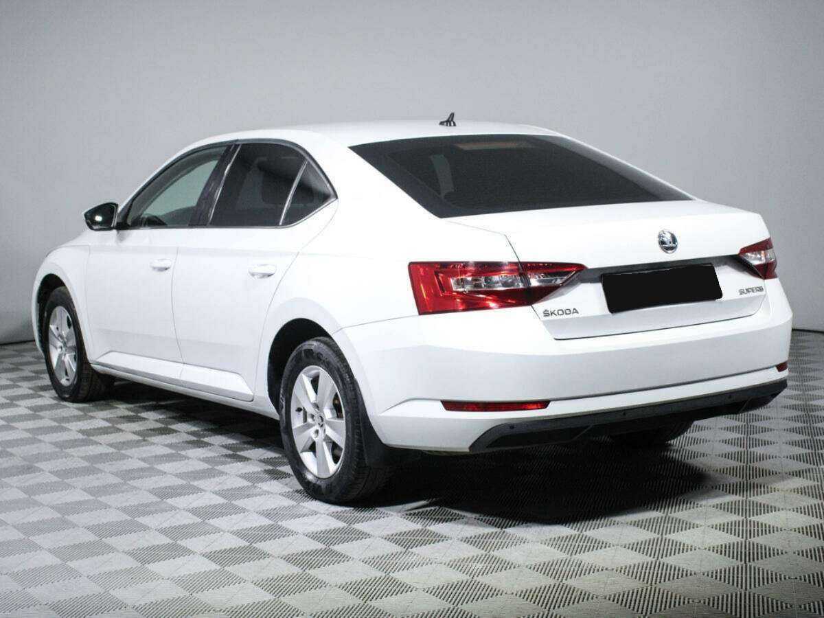 Купить Skoda Superb с пробегом. Фото: #4