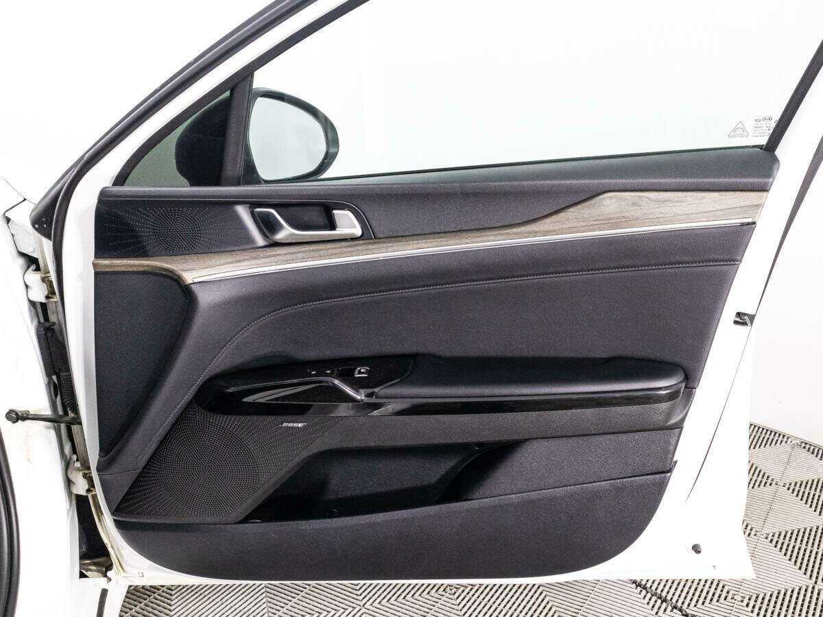 Купить Kia K5 с пробегом. Фото: #25