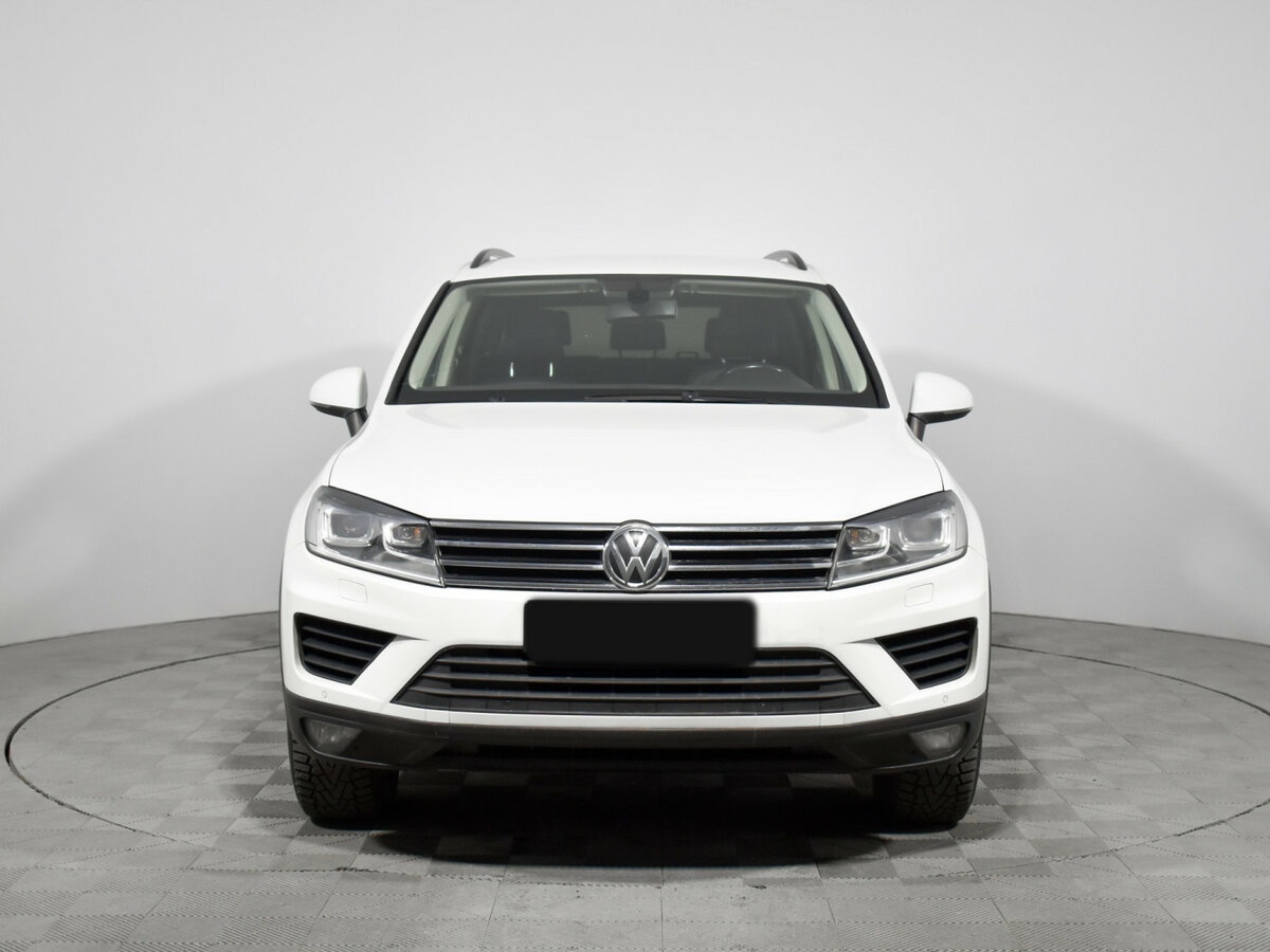 Купить Volkswagen Touareg с пробегом. Фото: #1