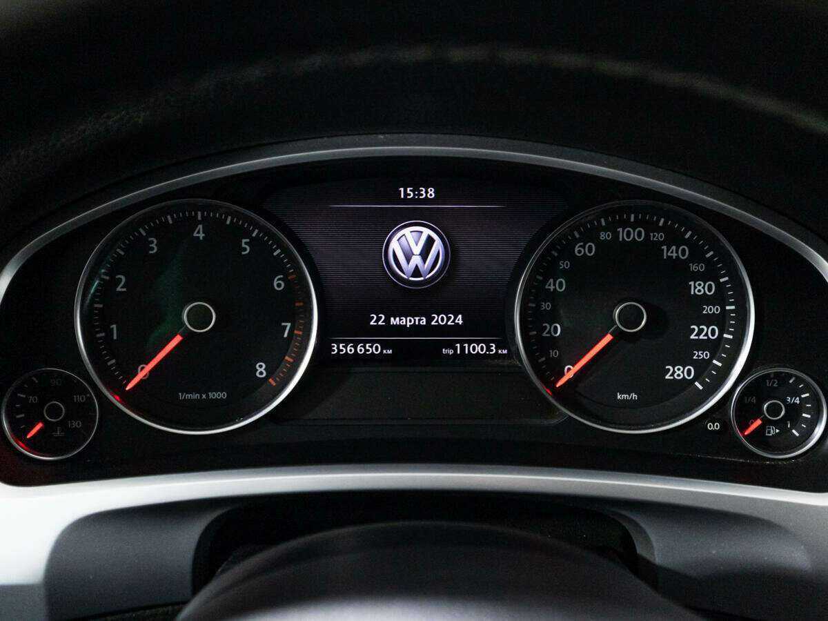 Купить Volkswagen Touareg с пробегом. Фото: #9