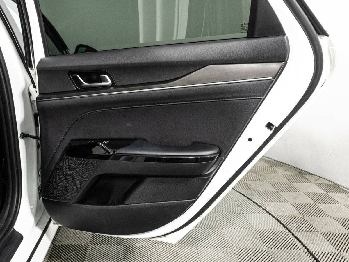 Купить Kia K5 с пробегом. Фото: #26