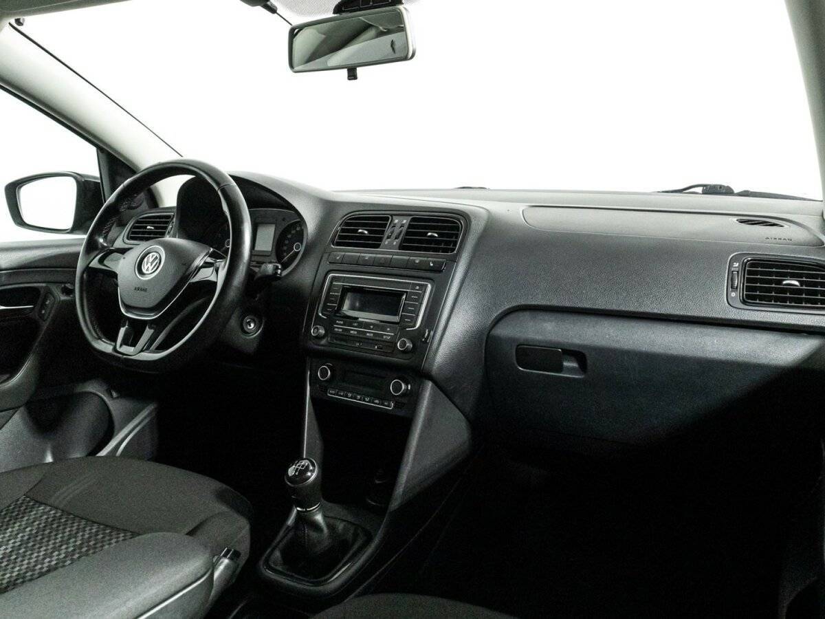 Купить Volkswagen Polo с пробегом. Фото: #8