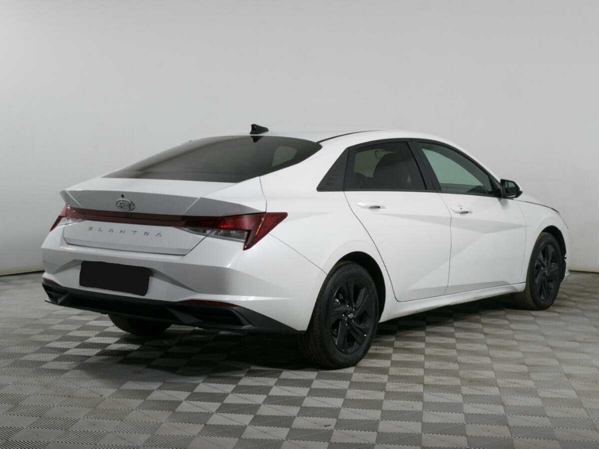 Купить Hyundai Elantra с пробегом. Фото: #4