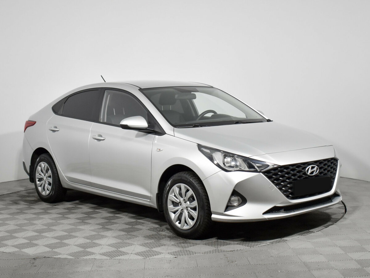 Купить Hyundai Solaris с пробегом. Фото: #2