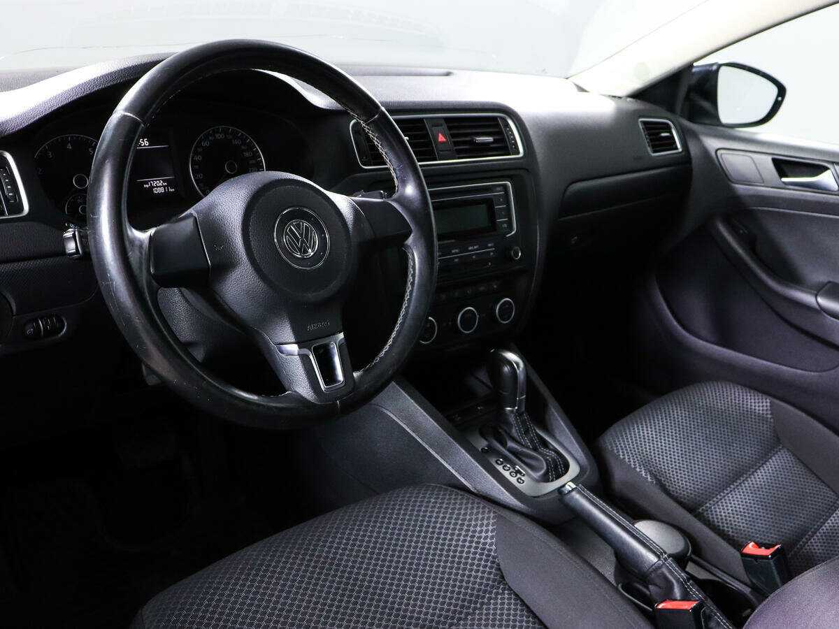 Купить Volkswagen Jetta с пробегом. Фото: #13