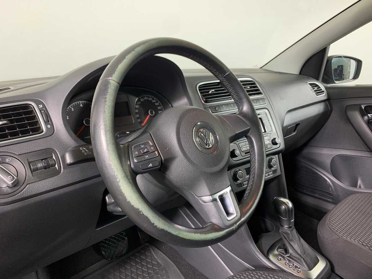 Купить Volkswagen Polo с пробегом. Фото: #11