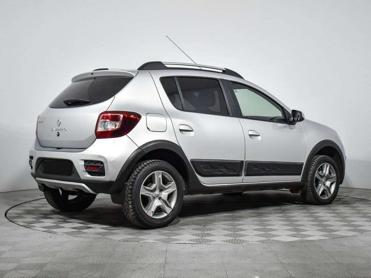 Купить Renault Sandero с пробегом. Фото: #4