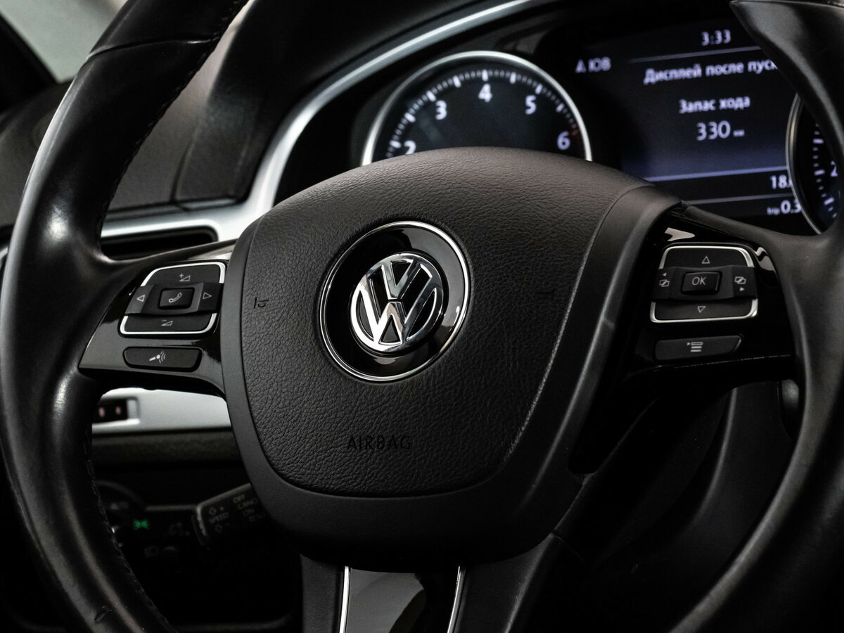 Купить Volkswagen Touareg с пробегом. Фото: #9