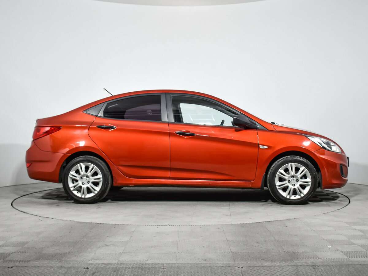 Купить Hyundai Solaris с пробегом. Фото: #3