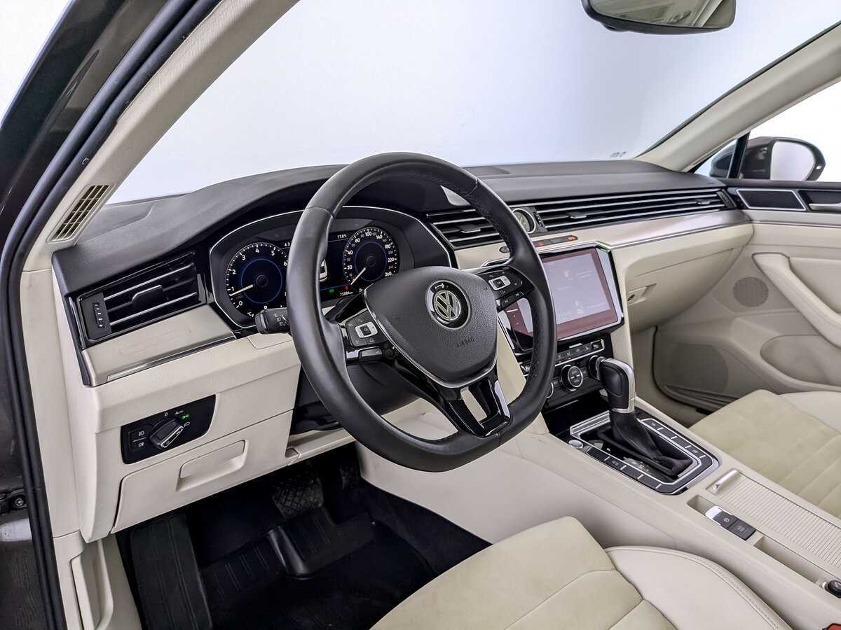 Купить Volkswagen Passat с пробегом. Фото: #15