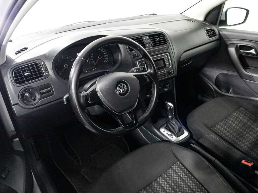 Купить Volkswagen Polo с пробегом. Фото: #10