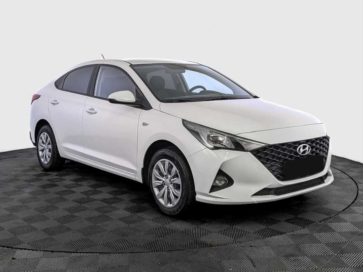 Купить Hyundai Solaris с пробегом. Фото: #2