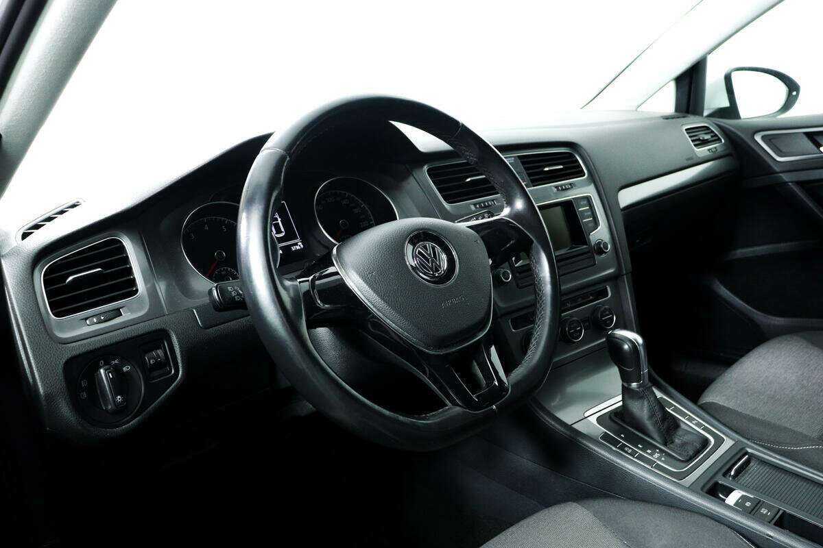 Купить Volkswagen Golf с пробегом. Фото: #12