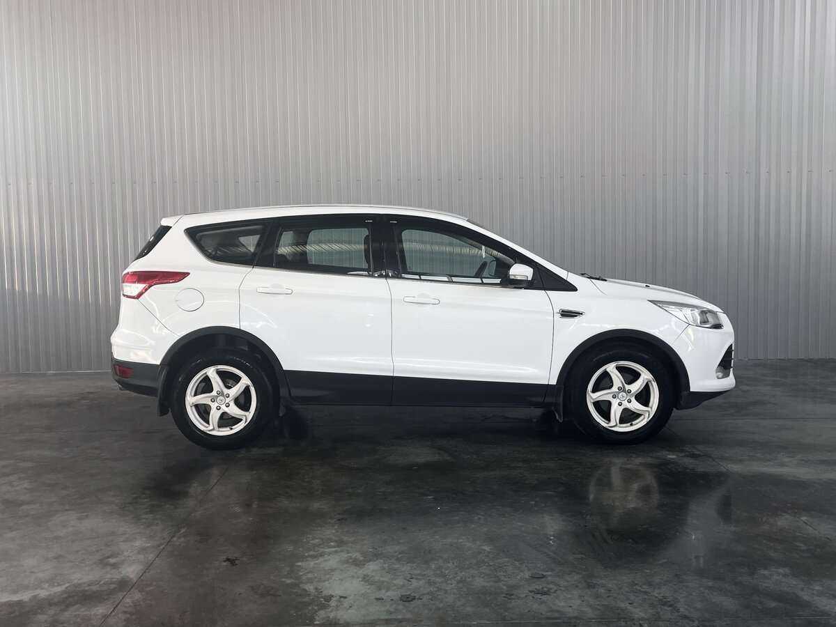 Купить Ford Kuga с пробегом. Фото: #3
