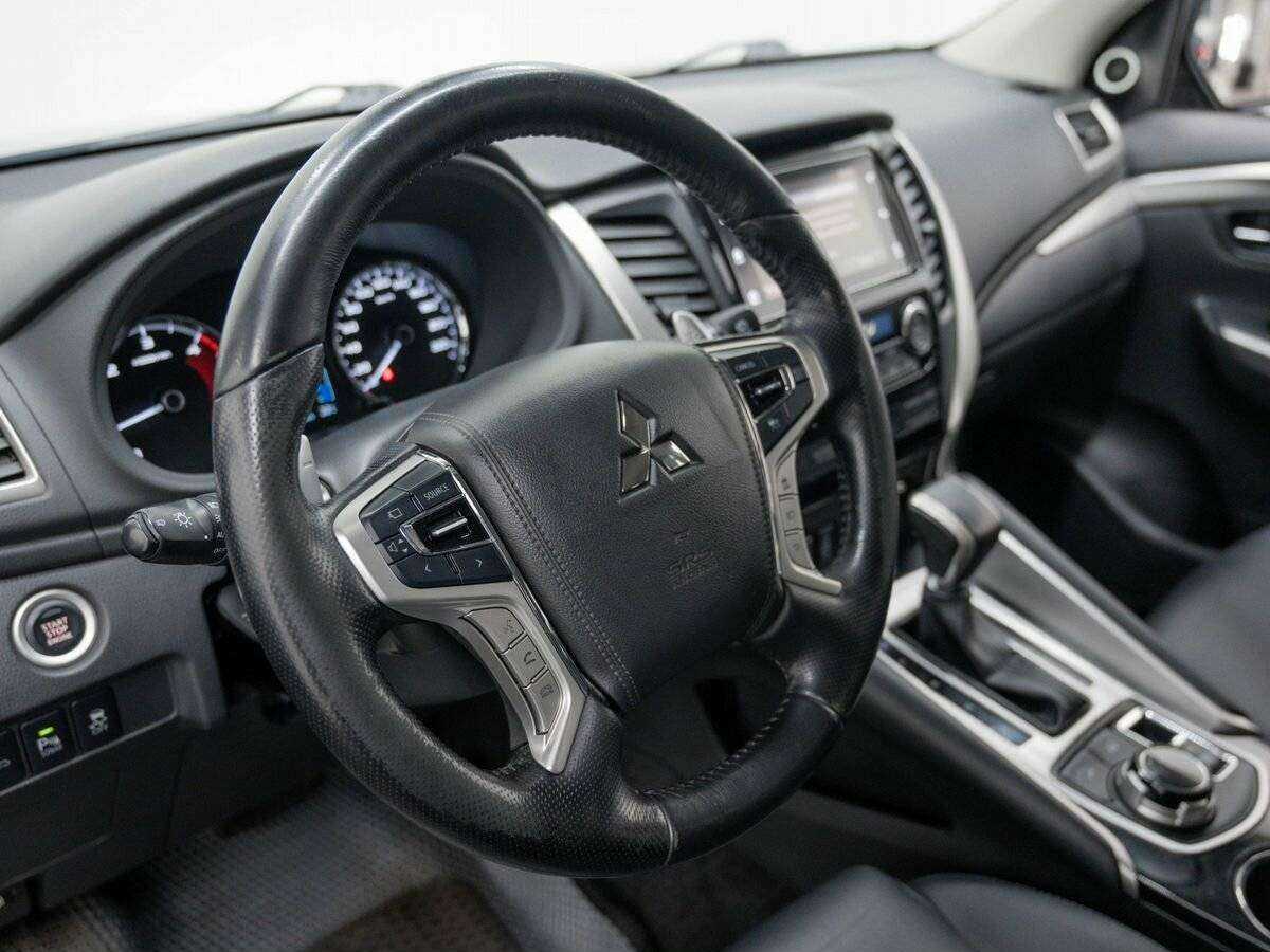 Купить Mitsubishi Pajero Sport с пробегом. Фото: #6