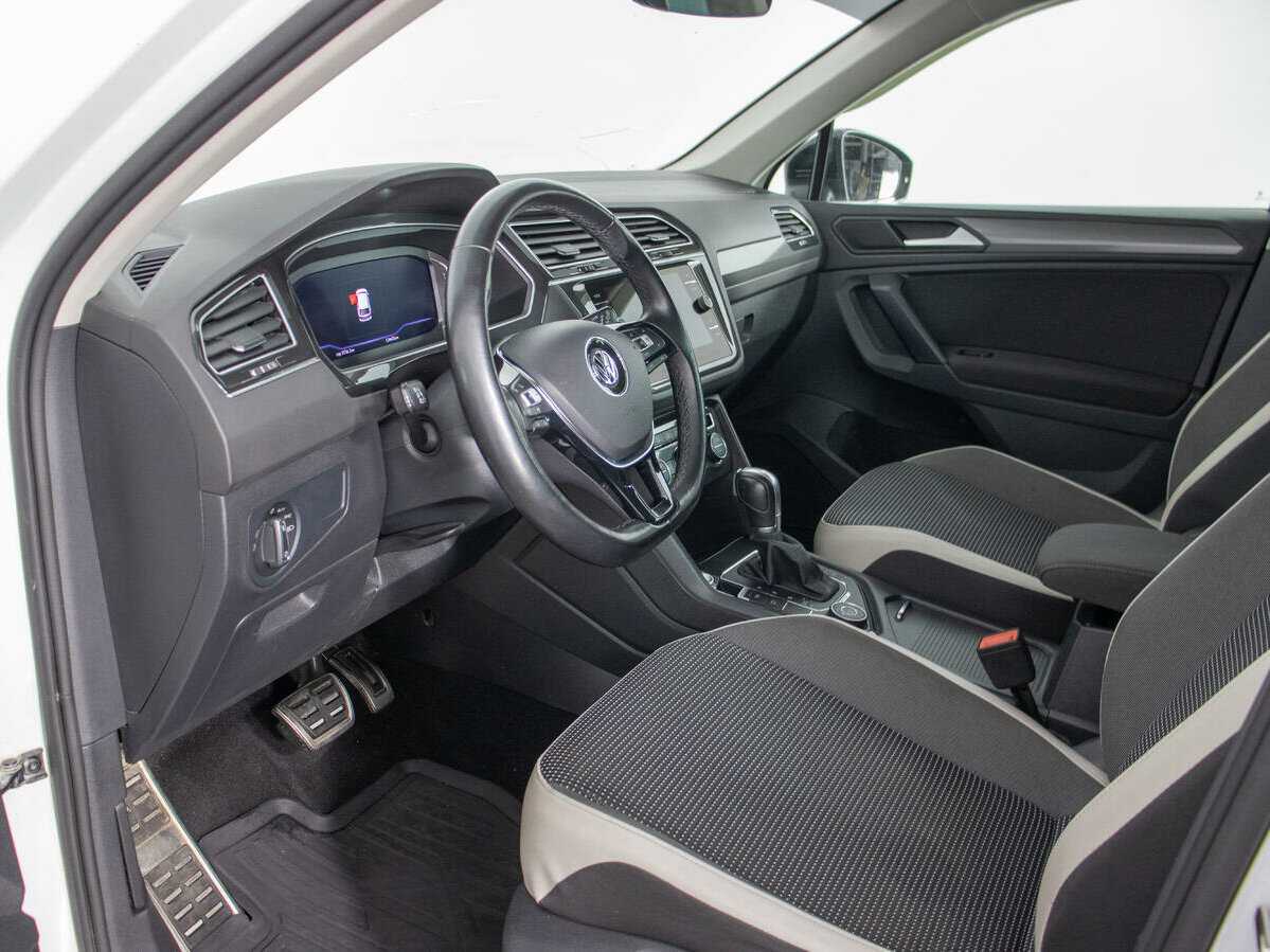 Купить Volkswagen Tiguan с пробегом. Фото: #9