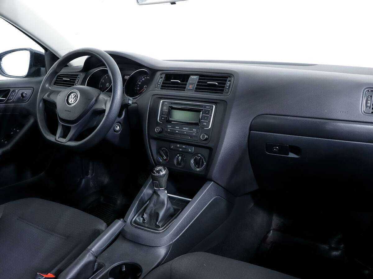 Купить Volkswagen Jetta с пробегом. Фото: #8
