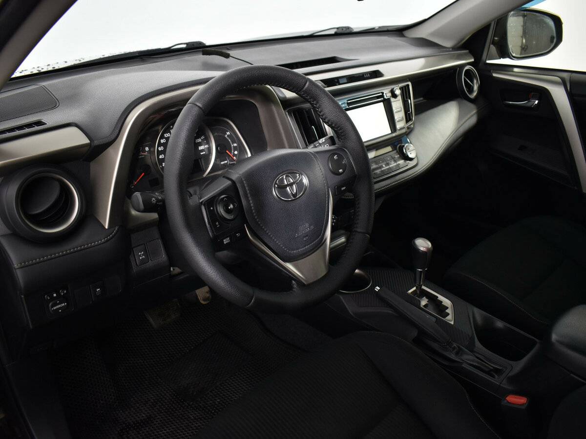 Купить Toyota RAV4 с пробегом. Фото: #8