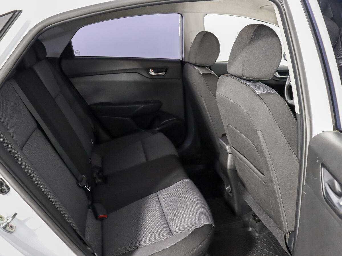 Купить Hyundai Solaris с пробегом. Фото: #11