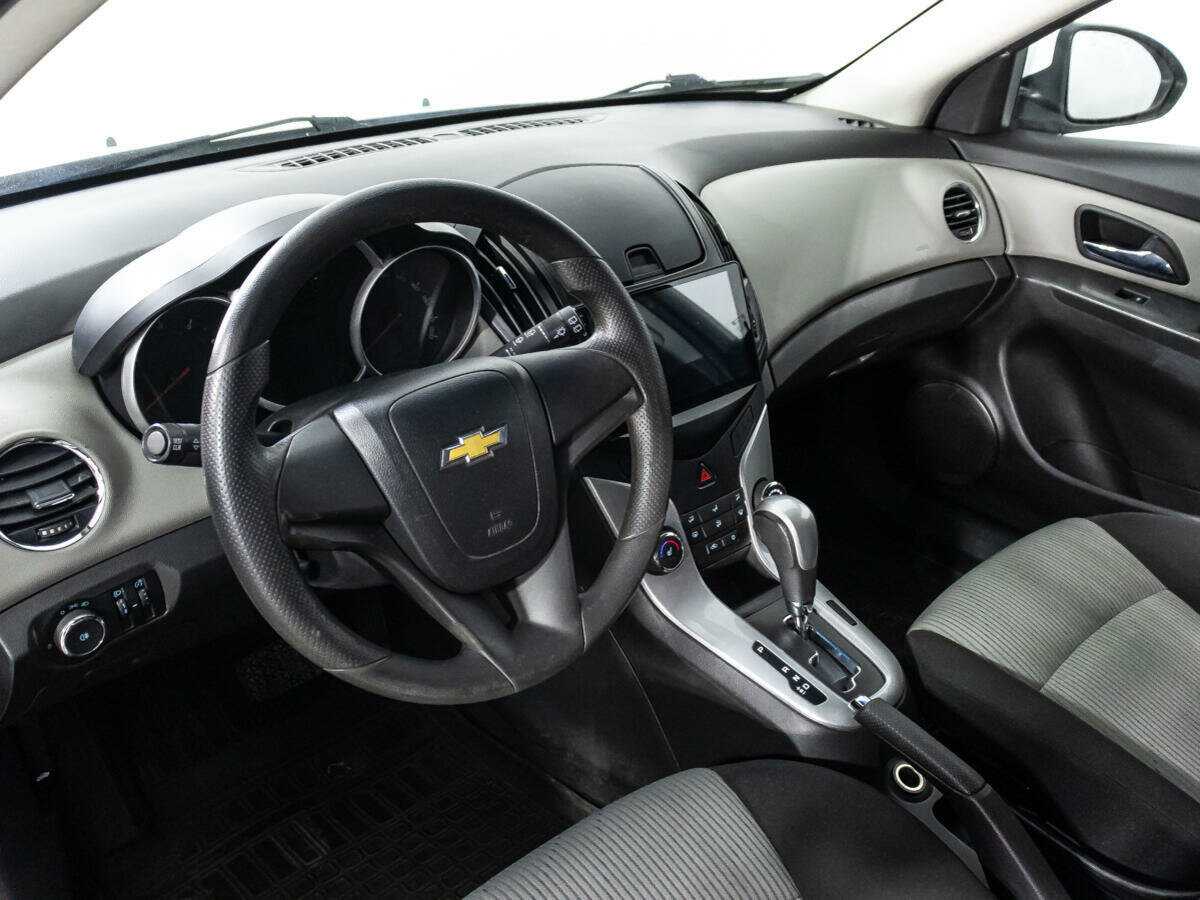 Купить Chevrolet Cruze с пробегом. Фото: #10