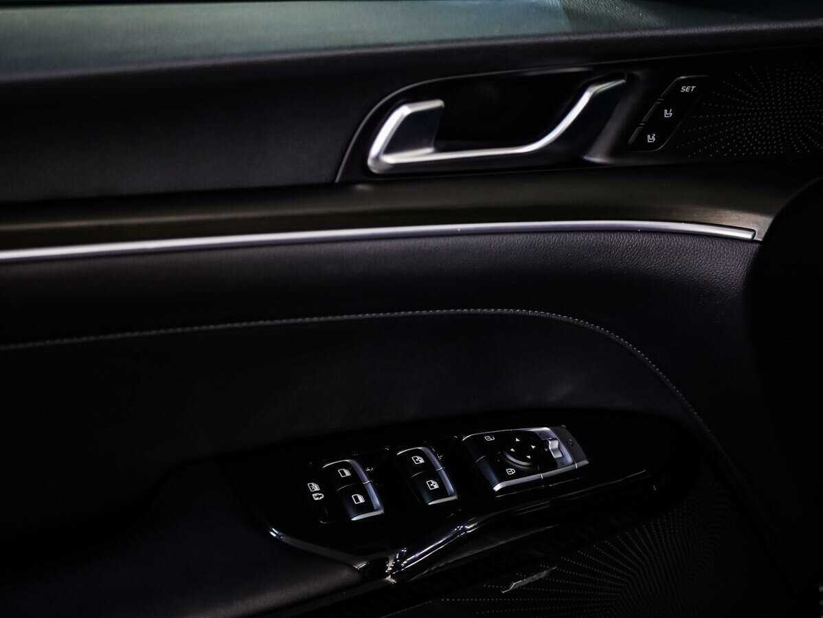 Купить Kia K5 с пробегом. Фото: #20