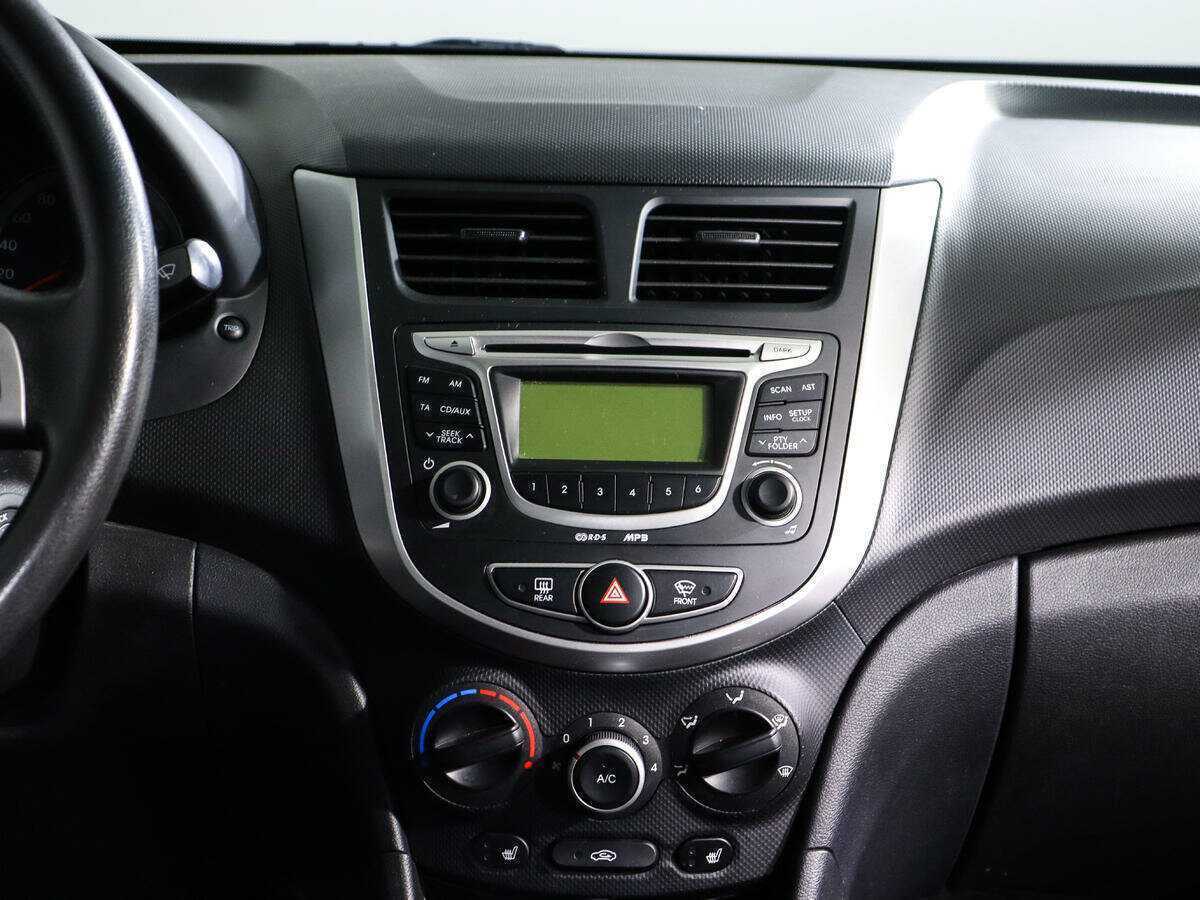 Купить Hyundai Solaris с пробегом. Фото: #11