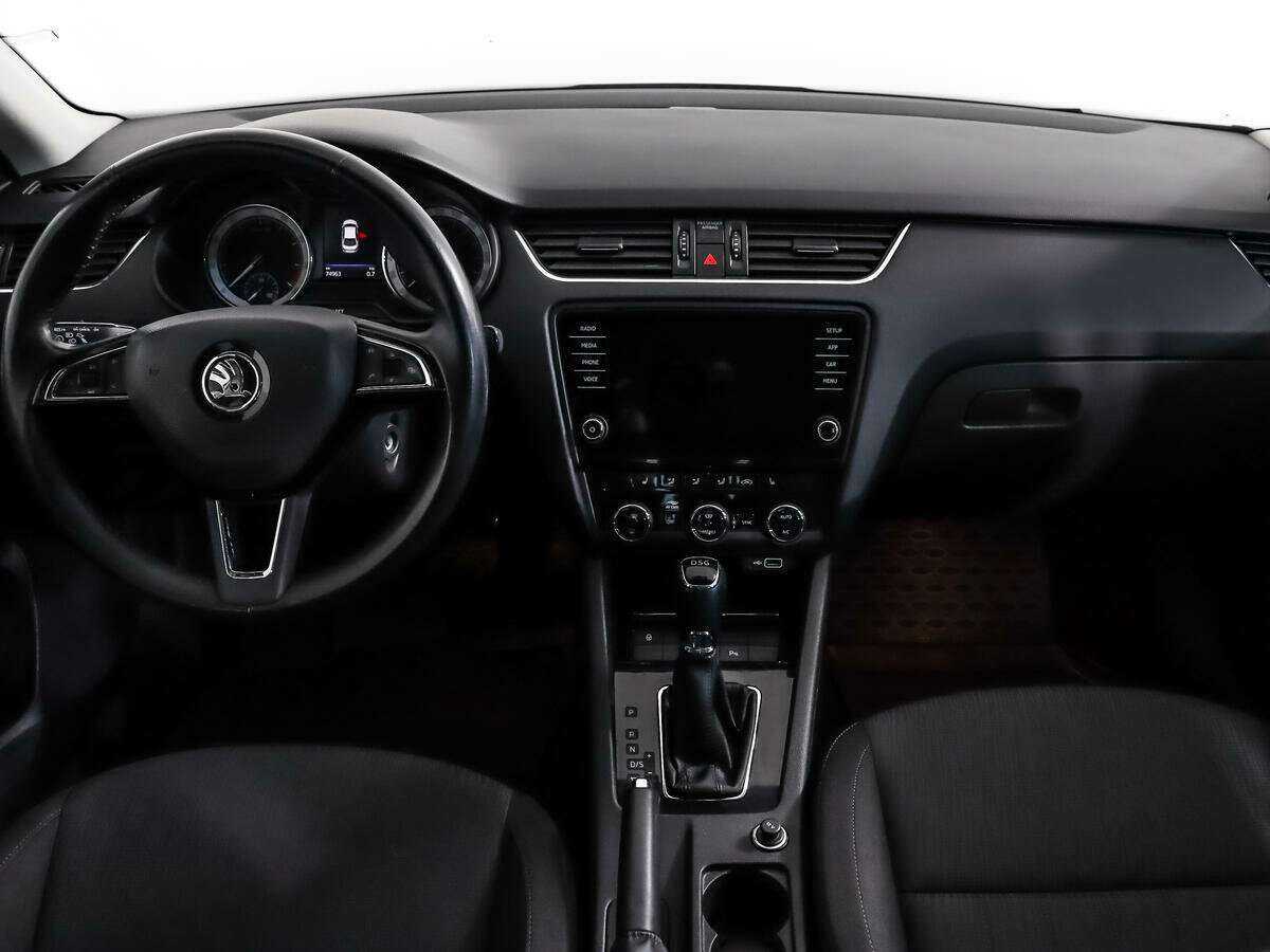 Купить Skoda Octavia с пробегом. Фото: #11