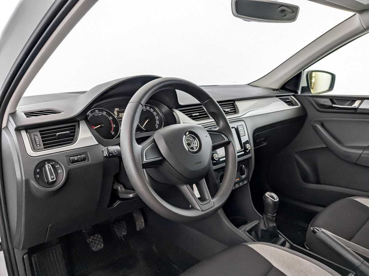 Купить Skoda Rapid с пробегом. Фото: #12