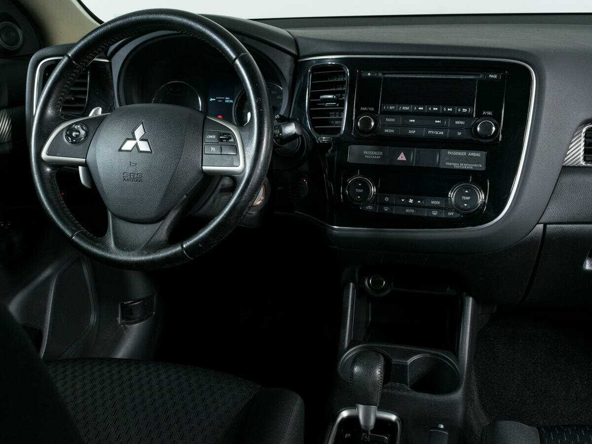 Купить Mitsubishi Outlander с пробегом. Фото: #11