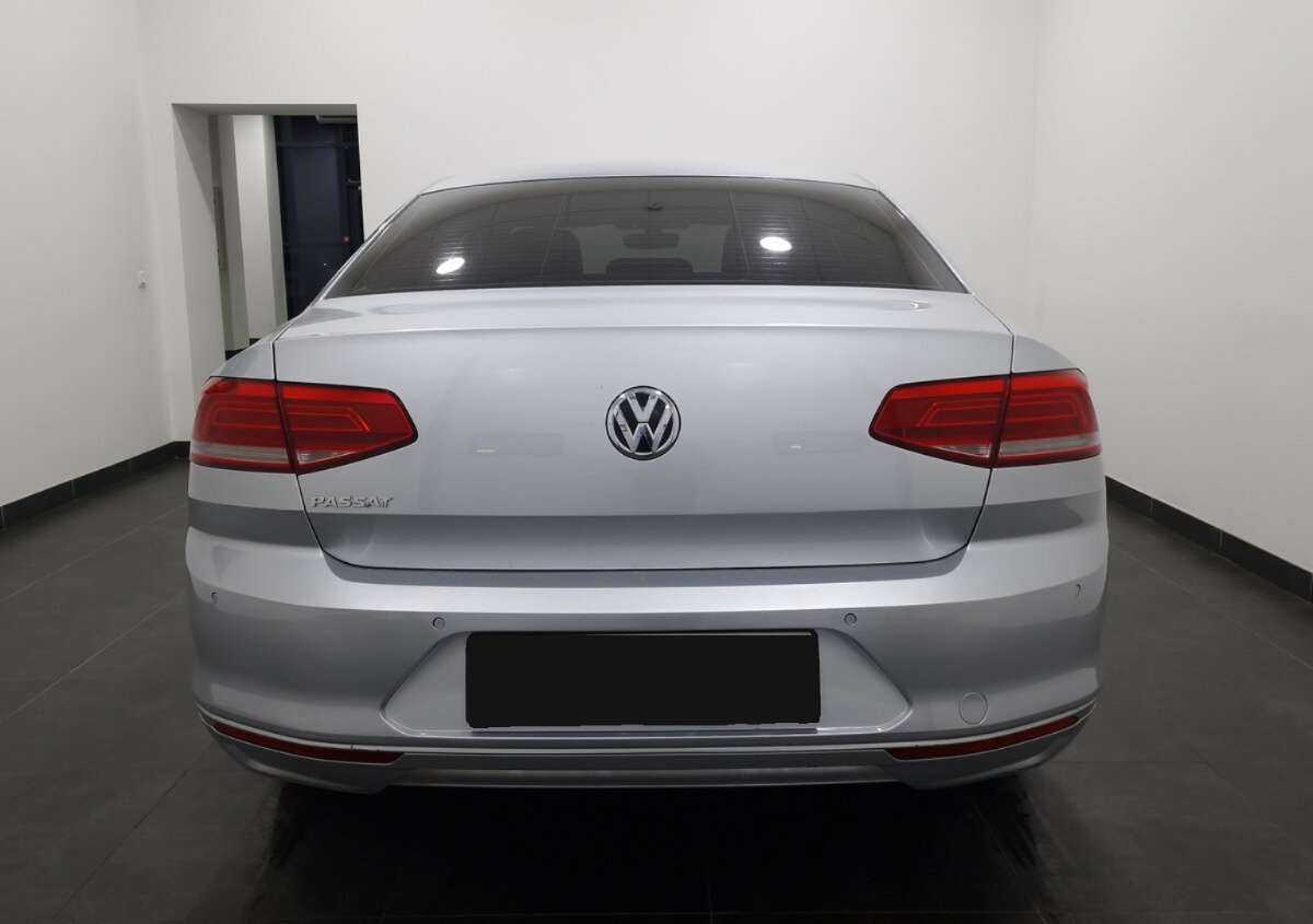 Купить Volkswagen Passat с пробегом. Фото: #1