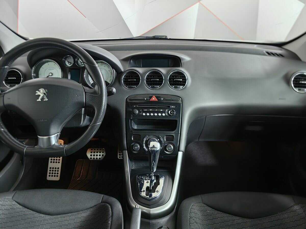 Купить Peugeot 308 с пробегом. Фото: #9