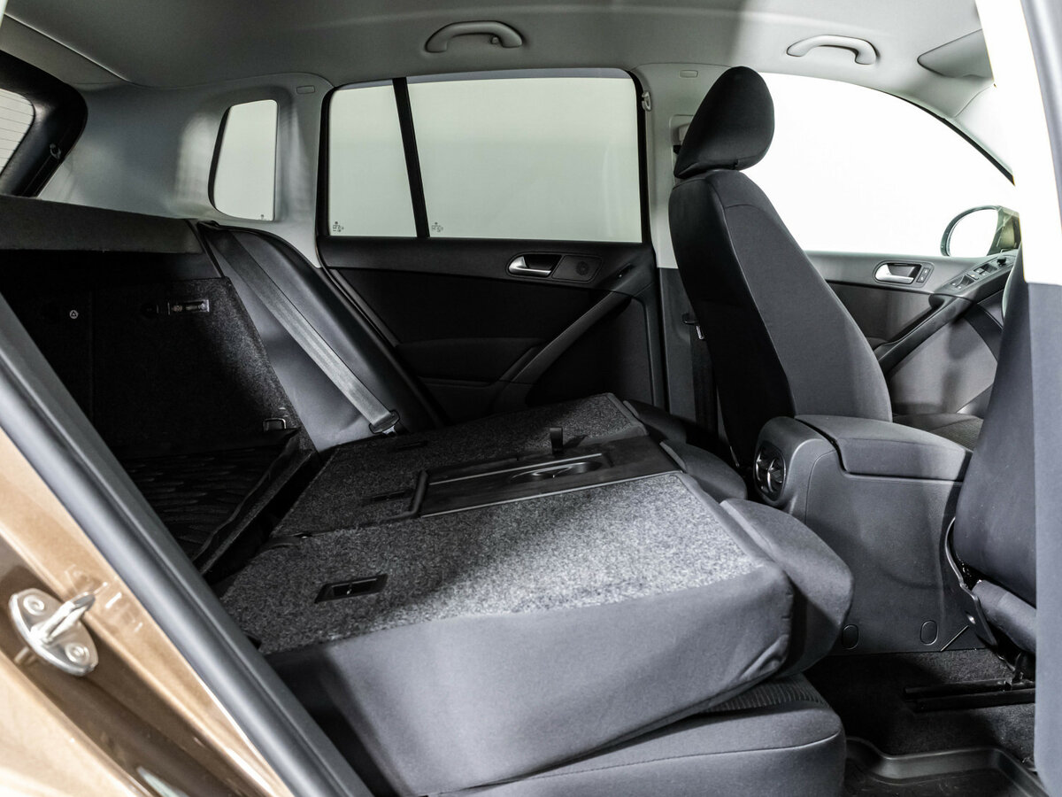 Купить Volkswagen Tiguan с пробегом. Фото: #17