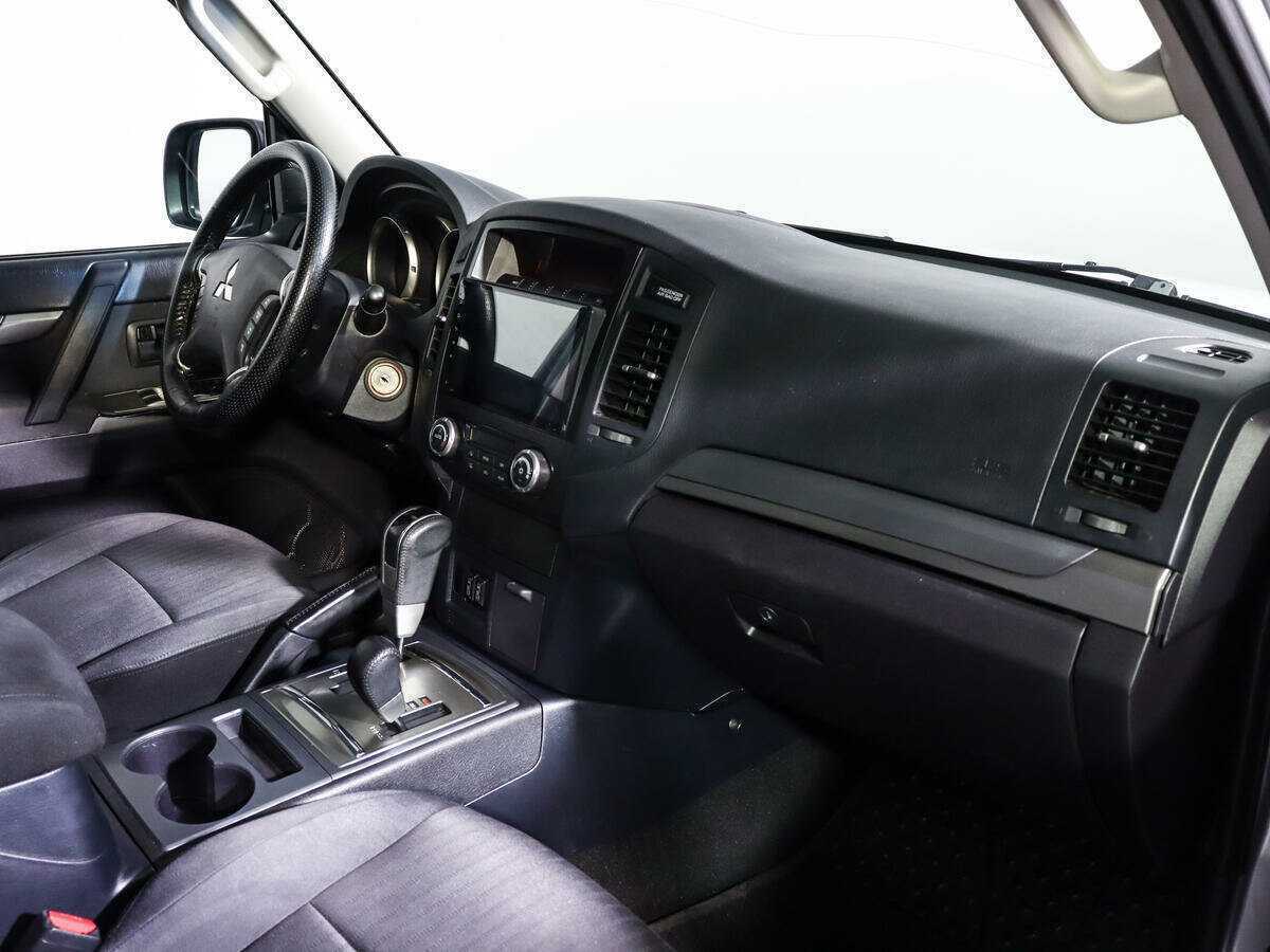 Купить Mitsubishi Pajero с пробегом. Фото: #7