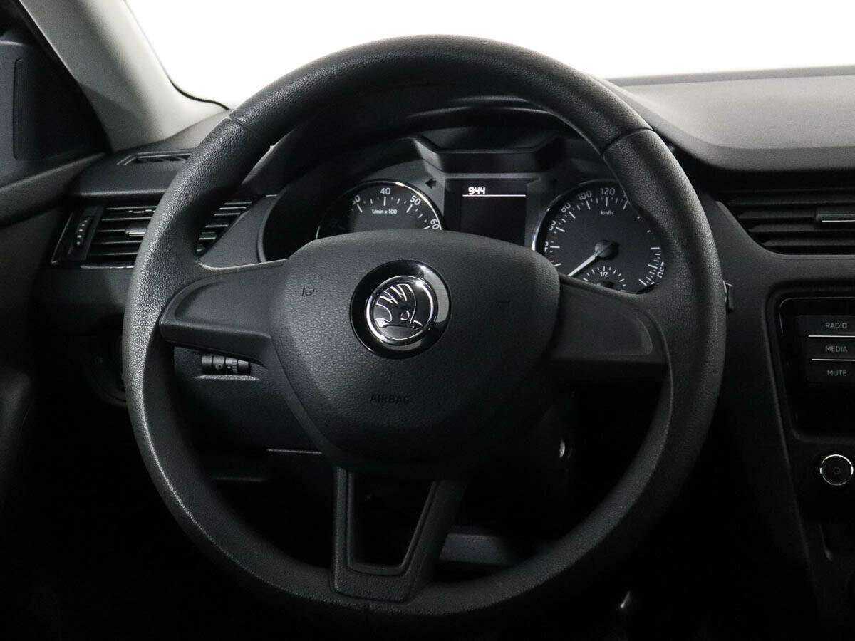 Купить Skoda Octavia с пробегом. Фото: #11