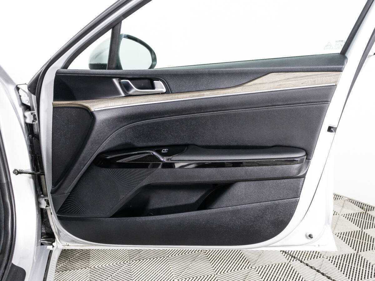 Купить Kia K5 с пробегом. Фото: #25